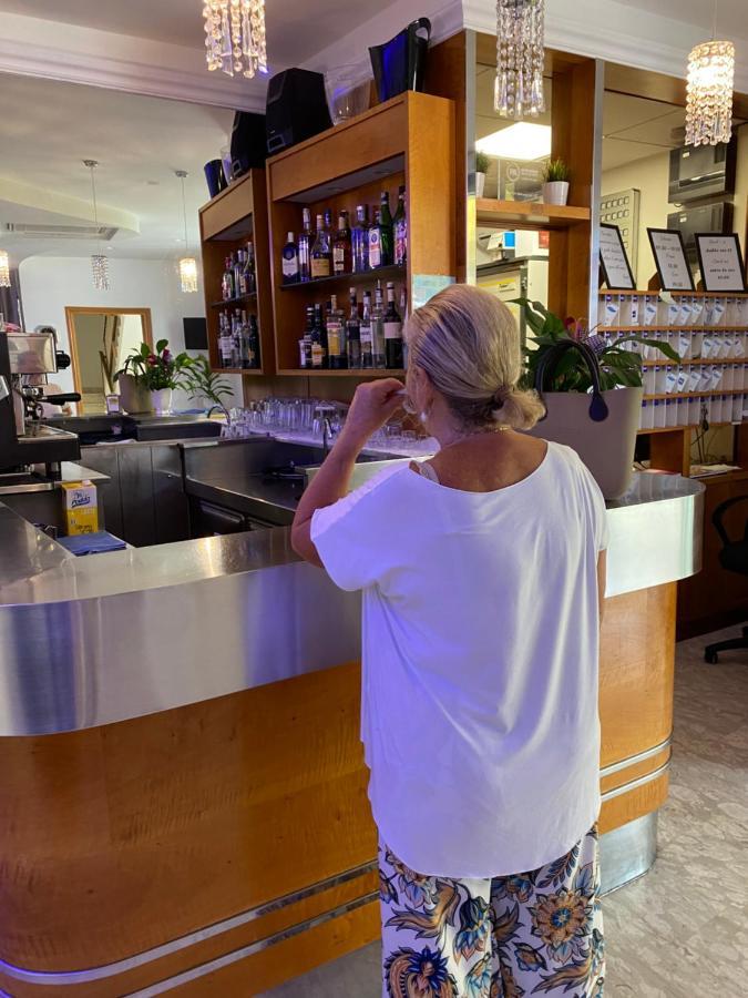 Hotel Tre Stelle Rimini Kültér fotó